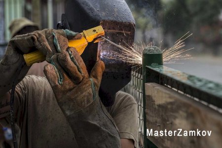 Сварочные работы по металлическим Дверям Сварочные работы по металлическим Дверям